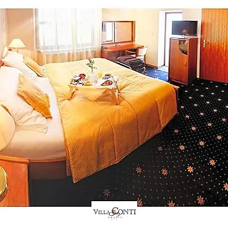 Conti 3* Písek