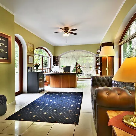 Conti 3* Písek